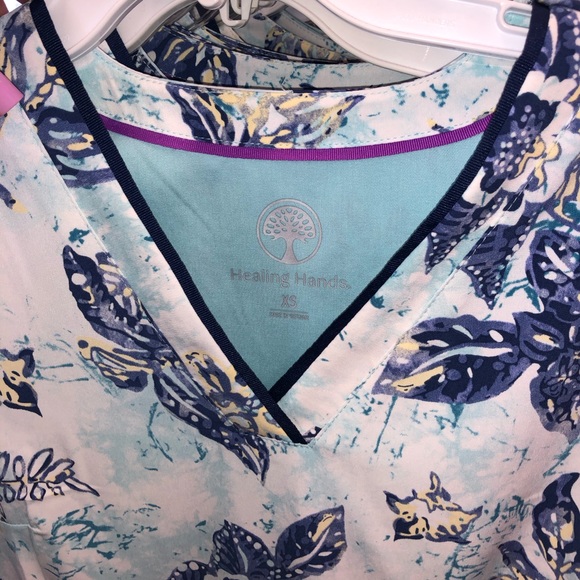 Healing Hands Purple Label Grosgrain Ribbon V-neck Scrub Top - Picture 11 of 15